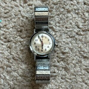 Timex women’s vintage silver stainless steel bracelet watch one size‎ stretches
